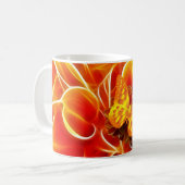 Mug Papillon doré sur fond abstrait enflammé (Devant gauche)