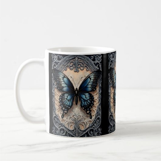 Mug Papillon gothique dans le défilement orné (Gauche)