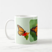 Mug Papillon Monarque Sur Arrière - plan Vert. (Gauche)