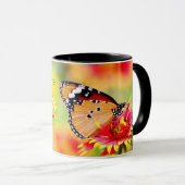 Mug Papillon monarque sur Fleur rouge et jaune (Devant droit)
