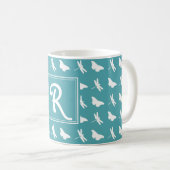Mug Papillon sarcelle et motif monogramme libellule (Devant droit)