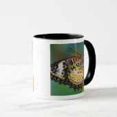 Mug Papillon sur fleur tropicale (Devant droit)