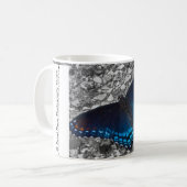 Mug Papillon sur le béton (Devant gauche)