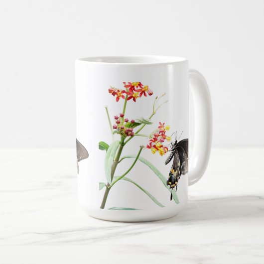 Mug Papillon sur les fleurs d'algues, sur blanc (Devant droit)