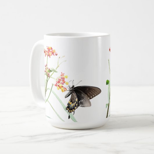 Mug Papillon sur les fleurs d'algues, sur blanc (Devant gauche)