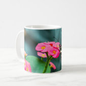 Mug Papillon sur une fleur (Devant gauche)
