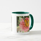 Mug Papillon sur une Zinnia rose (Devant droit)
