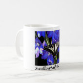 Mug Papillon Swallowtail sur Delphiniums (Devant gauche)