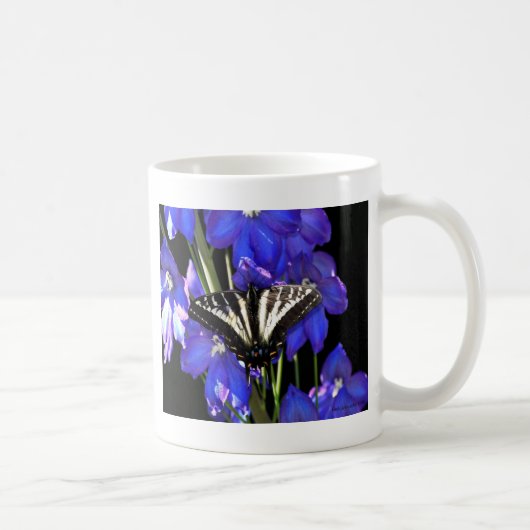 Mug Papillon Swallowtail sur Delphiniums (Droite)