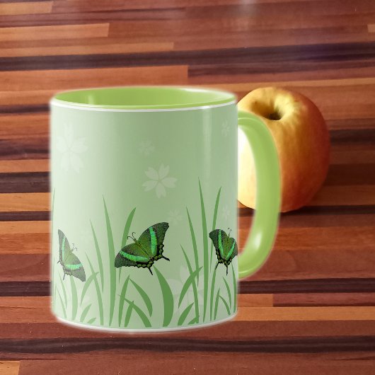 Mug Papillon vert sur vert clair - romantique