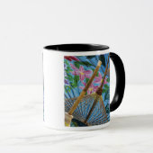 Mug Parapluies décoratifs peints à la main dans le vil (Devant droit)