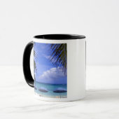 Mug parasols sur la plage, St-Maarten, Caraïbes (Devant gauche)