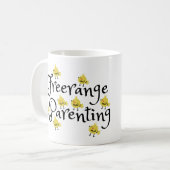 Mug Parentalité freerange avec poussins jaunes partout (Devant gauche)