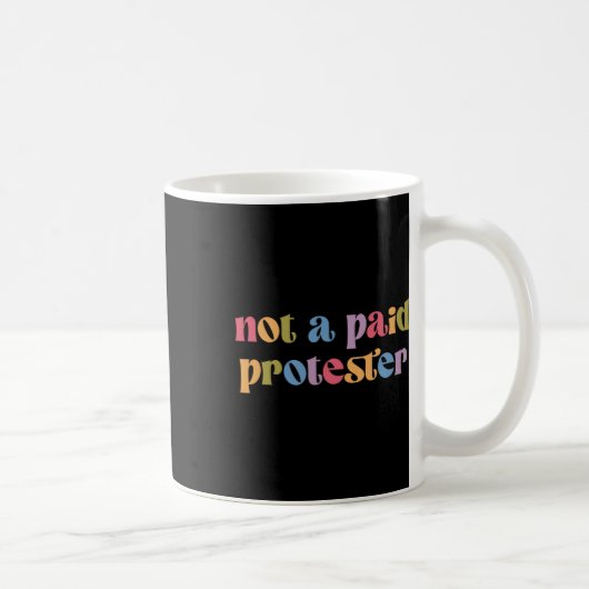 Mug Pas Un Manifestant Payé Qui Résiste Encore À La Ma (Droite)