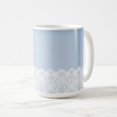 MUG PASTEL BLEU PASTEL AVEC LACE BLANCHE FRONTIÈRE (Devant droit)