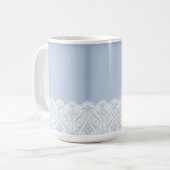 MUG PASTEL BLEU PASTEL AVEC LACE BLANCHE FRONTIÈRE (Devant gauche)