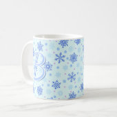 Mug Pastel Blue Baby Blue Snowflakes Monogramme person (Devant gauche)