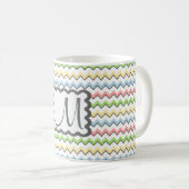 Mug Pastel Chevron avec Monogram de Shirley Taylor (Devant droit)