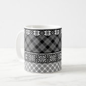 Mug Patchwork rayé noir et blanc avec dentelle (Devant gauche)