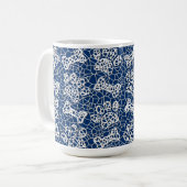 Mug Pâtes de chien et os Faux Lace Art Imprimer (Devant gauche)