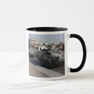 Mug patrouille de soldats