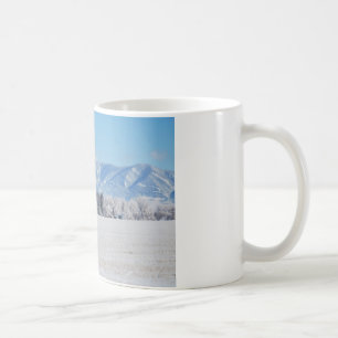 Mug Paysage hivernal d'arbres, de neige et de montagne