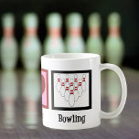 Mug Peace Love Bowling mignonne<br><div class="desc">Un signe de paix, un coeur et des épingles de bowling alignés juste en attendant d'être enlevé sur ce joli cadeau de bowler. La tasse Peace Love Bowling.</div>