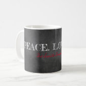 Mug Peace Love Joy Nom de famille Holly Chalkboard (Devant gauche)