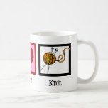 Mug Peace Love & Tricot<br><div class="desc">Je ne vais nulle part sans mes aiguilles et mes fils. J'adore tricoter.</div>
