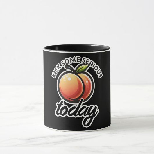 Mug Peach Booty Ticker un peu sérieux Mais aujourd'hui (Centre)
