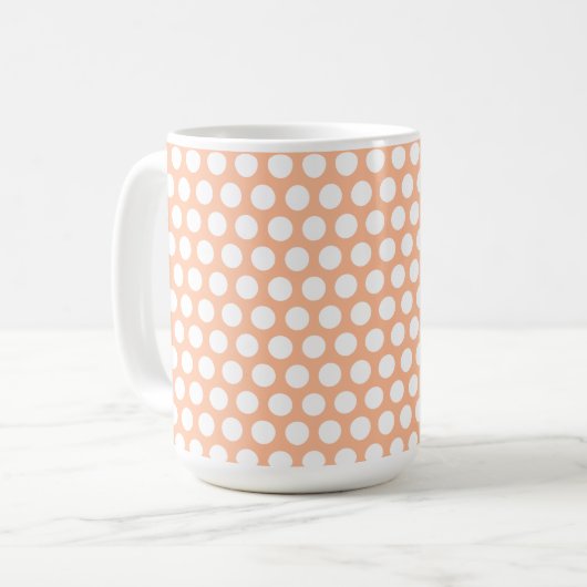 Mug Peach fuzz rétro petits pois blancs (Devant gauche)