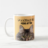 Mug Peeking Cat Peeks At You, Maine Coon cat photo (Gauche)