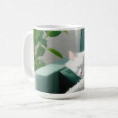 Mug Peinture de chat dormant sur un canapé vert (Devant gauche)