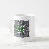 Mug Peinture de noeud celtique écossaise en violet et  (Devant gauche)