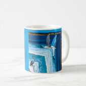 Mug Pélican Regardant Un Bateau À Voile, (Devant droit)
