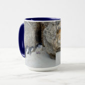 Mug Penguin Beach House, (Devant gauche)
