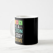Mug Pensez comme un proton Restez positif Tableau péri (Devant gauche)