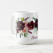 Mug Peonies de Bourgogne foncée Roses rousses Nom pers (Devant gauche)