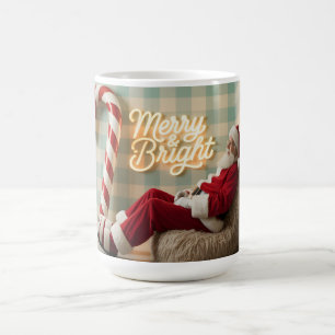 Mug Père Noël rétro se détendant dans un fauteuil moel