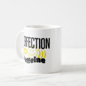 Mug Perfection et caféine Drôle Sarcastique (Devant gauche)