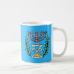 Mug Persian Magen David Menorah<br><div class="desc">Cette image a été adaptée à partir d'un carrelage juif perse antique et présente une menorah avec un Magen David (Étoile de David) encadré de branches d'olivier. Les imperfections de l'image originale peinte à la main ont été conservées.Ajoutez votre propre texte à l'envers.</div>