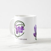 Mug Personnalisable Caroline nom fleurs violettes tend (Devant gauche)