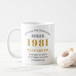 Mug Personnalisé 40th Birthday 1981 Elegant Ajouter un<br><div class="desc">Élégante tasse d'anniversaire personnalisée. Customisez facilement le texte de cette tasse de café d'anniversaire en utilisant le modèle fourni. Une partie de la gamme de normes d'établissement des dessins et modèles.</div>