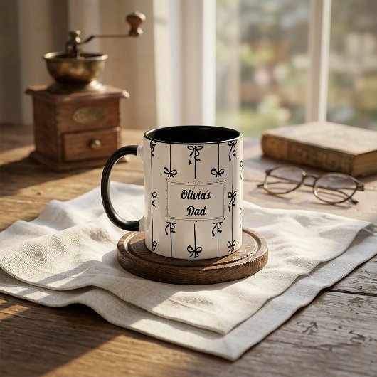 Mug personnalisé avec nom et rayure en forme d'arc
