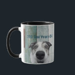 Mug personnalisé Black 50th Birthday<br><div class="desc">Fêtez une étape importante avec cette tasse de 50 ans personnalisable et amusante ! Avec un arrière - plan rayé ludique et un gros plan du visage d'un chien, qui se concentre sur son adorable nez, cette tasse ajoute une touche humoristique en indiquant "350 chien ans". Parfait pour les amoureux...</div>