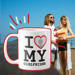 Mug Personnalisé J'aime mon petit ami photo texte<br><div class="desc">Créez votre propre I Love My Girlfriend Photo personnalisée et tasse de texte avec ce modèle chemise moderne et drôle avec une police serif en dalle cool et photo de petite amie dans un coeur rouge énorme. Ajoutez votre propre photo, votre nom ou tout texte personnalisé. Le design des tasses...</div>