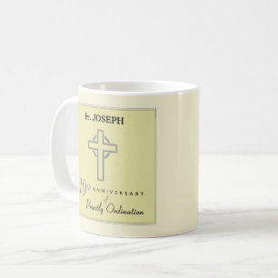 Mug Personnaliser, 10e anniversaire du prêtre Embossé