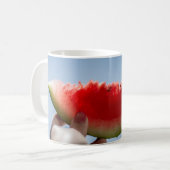 Mug Personne tenant de la pastèque tranchée (Devant gauche)