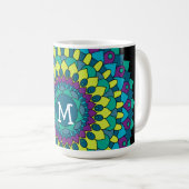 Mug Pétales de fleurs bohèmes funky avec monogramme (Devant droit)
