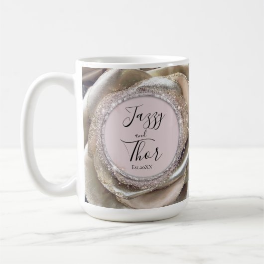 Mug Pétales Roses en argent Glittery Personnalisé (Gauche)